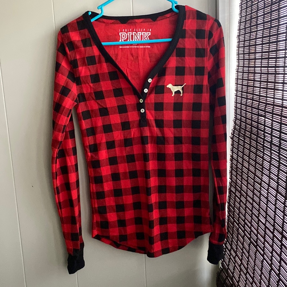 NWOT VS Pink thermal top
